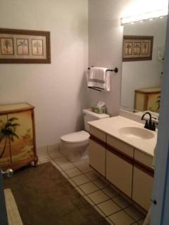 *RENOVATED BEACH TOWNHOUSE*KING Master*Pool*Steps to Sand*PT3 - Myrtle Beach - 9