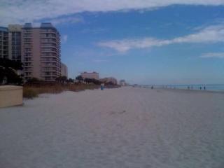 *RENOVATED BEACH TOWNHOUSE*KING Master*Pool*Steps to Sand*PT3 - Myrtle Beach - 4