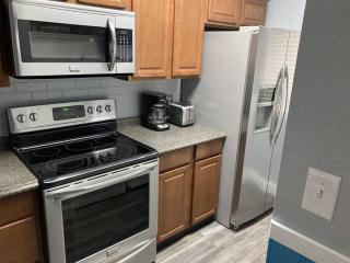 *RENOVATED BEACH TOWNHOUSE*KING Master*Pool*Steps to Sand*PT3 - Myrtle Beach - 3
