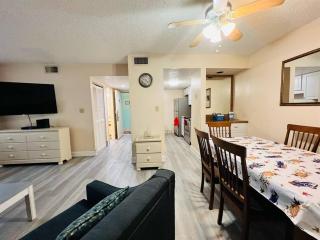 *A FAMILY GETAWAY*Pool*Steps to the Beach*Approved Dogs*D18 - Myrtle Beach - 9