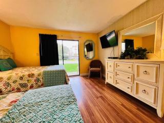 *A FAMILY GETAWAY*Pool*Steps to the Beach*Approved Dogs*D18 - Myrtle Beach - 4