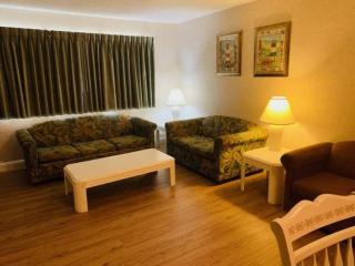 *DELIGHTFUL BEACH CONDO*Pool, Steps to the Sand*H33 - Myrtle Beach - 6