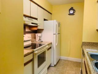 *DELIGHTFUL BEACH CONDO*Pool, Steps to the Sand*H33 - Myrtle Beach - 5