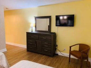 *DELIGHTFUL BEACH CONDO*Pool, Steps to the Sand*H33 - Myrtle Beach - 1