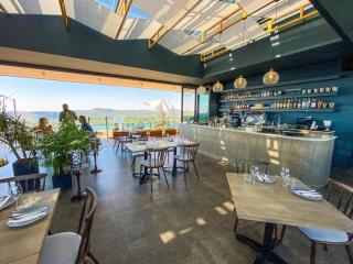 Menlyn Maine High Rise 1-Bedroom Luxury Apartment - 4