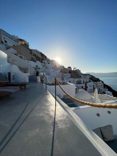 Oinos Luxury Suites Caldera - Oia - 3