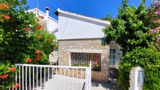 Holiday home Zora - family vacation house near protected area of the Nature Park Kamenjak, with green yard, WiFi, Air-con - Premantura - 1