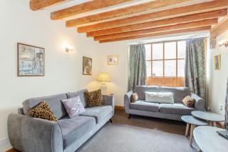 The Coach House - 4