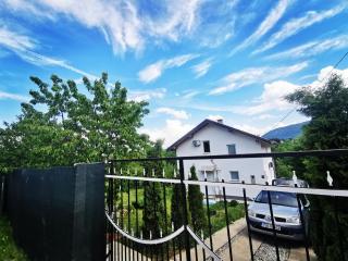 Home in Misevici - 10 minutes from Sarajevo - Hadžići - 0