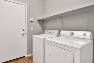 Stylish & Modern Home Near Downtown Gilbert! - Gilbert - 6