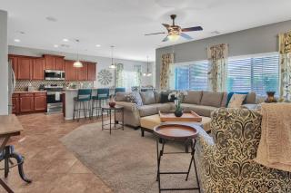 Stylish & Modern Home Near Downtown Gilbert! - Gilbert - 3