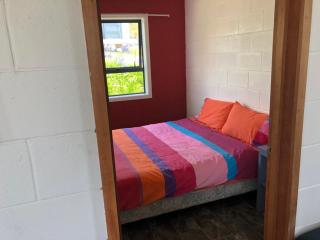 Beachfront Bach - Rings Beach Bach - 2