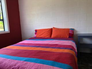 Beachfront Bach - Rings Beach Bach - 1