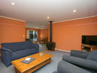 Laid Back on Lakewood - Taupo Holiday Home - 2