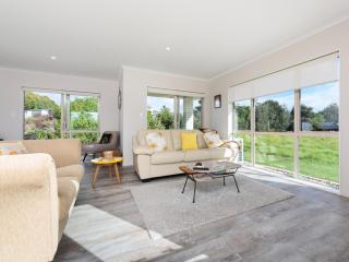 Modern Beach Break - Waihi Beach Holiday Home - Waihi Beach - 6