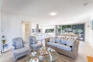 Blue Waters 7 Cook St - Dog Friendly and Water Views - Salamander Bay - 1