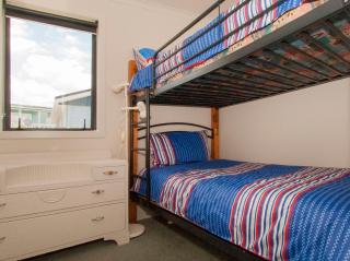 Hetherington Haven - Whangamata Holiday Home - 2