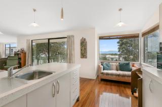 Sweeping Sea Views - Waihi Holiday Home - Waihi Beach - 4