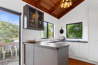 Riverview Retreat - Cooks Beach Holiday Home - Cooks Beach - 4