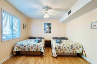 *OCEANFRONT HOUSE ON THE SAND*6 Kings*12br, 12ba*Private Hot Tub*SLEEP 36*PGP - Myrtle Beach - 4