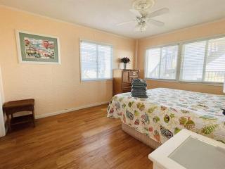*OCEANFRONT HOUSE ON THE SAND*6 Kings*12br, 12ba*Private Hot Tub*SLEEP 36*PGP - Myrtle Beach - 1