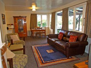 Kuratau - Kuratau Bach - 8