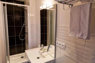 Hotel De La Gare - 9