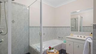 Sunny Daze - Fingal Bay - 5