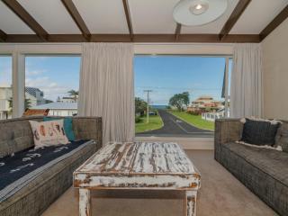 By The Beach - Whangamata Holiday Home - Whangamata - 4