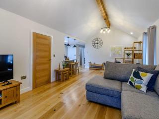 Rinstone Lodge, Thornton-Le-Dale. Moors cottage with hot tub - 8