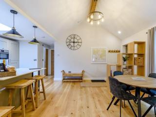 Rinstone Lodge, Thornton-Le-Dale. Moors cottage with hot tub - 7