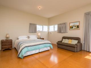Roberts Retreat - Mangawhai Holiday Home - 2