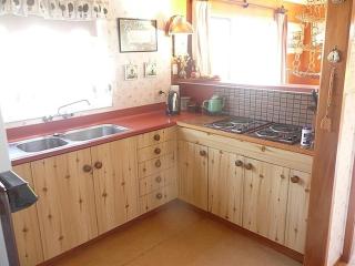 Cute Cottage - Cooks Beach Bach - 6