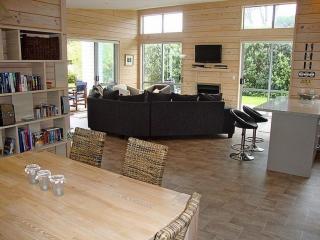 Relax at Cooks - Cooks Beach Holiday Home - Cooks Beach - 7