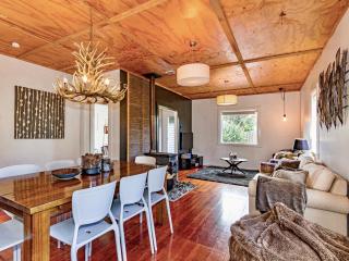 Stag & 3 Pigs - Ohakune Holiday Home - Ohakune - 0