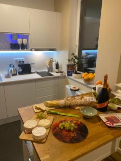 Trendy Modern Tower Apartment with Private Parking Space - Gdynia - 5