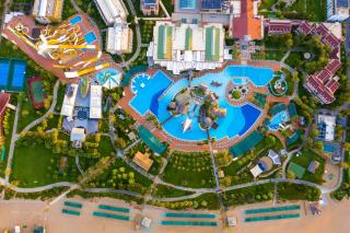 AQI Pegasos World - Side - 9
