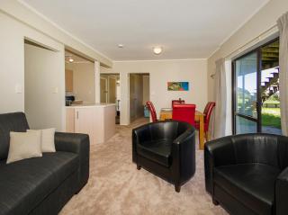 Sandy Doorstep - Whangamata Beachfront Apartment - 3