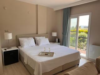 B. Equine Range Hotel - Narlıdere - 4