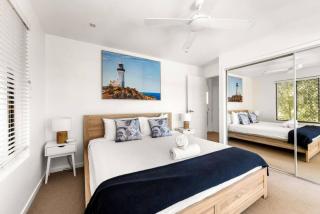 Sun Surf and Sand at Sunshine Beach - Sunshine Beach - 5