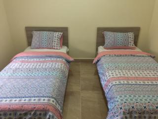 3 Holiday Homes Ground Floor, 1st Floor & Top Sea View apartment - 2