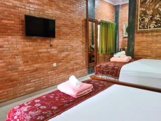 Ndalem Suryo Saptono Guest House - Yogyakarta - 5