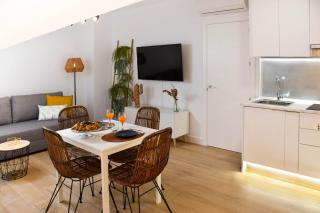 Holidays2Malaga Trinidad renovated 1 bedroom penthouse close to city center - Málaga - 8