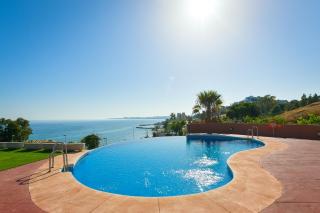 SUNNY HOUSE AT THE BEACH infinity pool shared - Benalmádena - 7