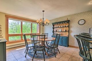 Timber Creek Townhome with 2 Decks and Mtn Views! - West Dover - 4