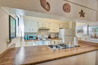 Townhome with Lush Forest View, Steps to Beach! - Santa Rosa Beach - 2