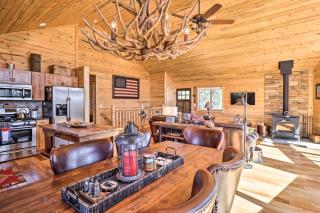Jefferson Cabin with Fire Pit Near Hiking Trails! - 1