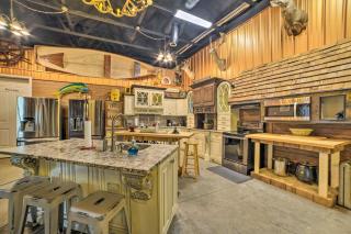 Family Leatherwood Resort Cabin with Fire Pit! - Dover - 3