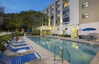 Holiday Inn Express Hotel & Suites Ft. Lauderdale-Plantation by IHG - Plantation - 1