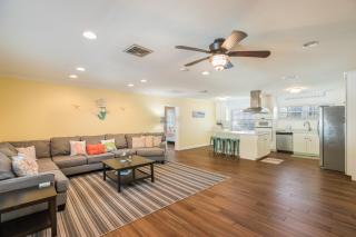 Happy Place - 210 - 55th - 4